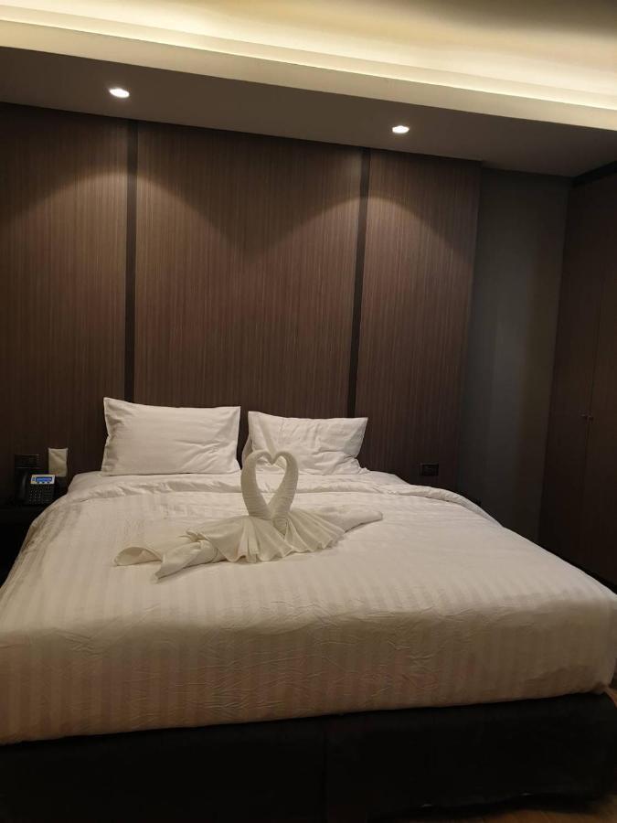 The Bed Hotel Roi Et Eksteriør billede