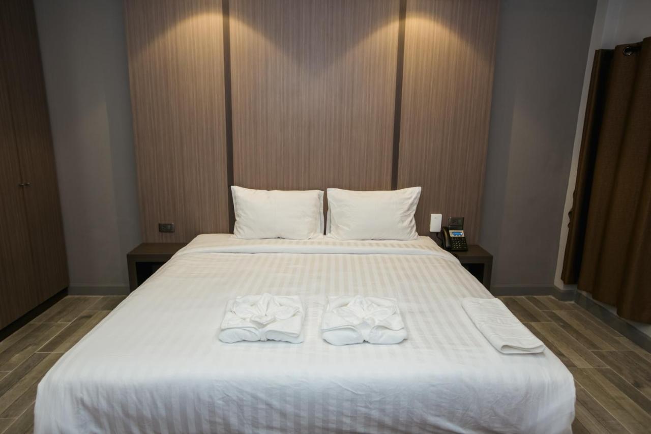 The Bed Hotel Roi Et Eksteriør billede